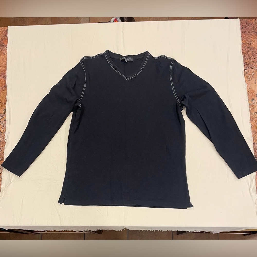 XL Robert Barakett V neck with contrast stitching, long sleeve good condition